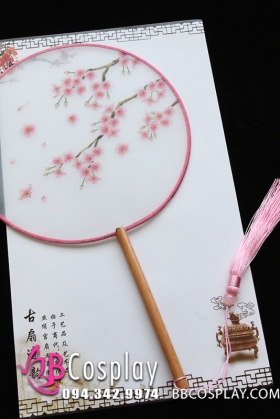Quạt Hán Phục Hoa Đào Cho Tiểu Chủ