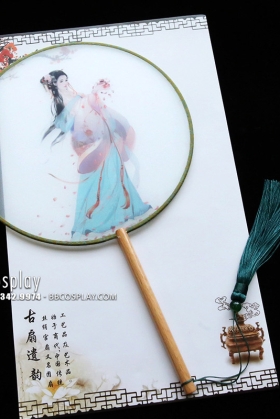 Quạt Tròn Mỹ Nữ Rải Hoa