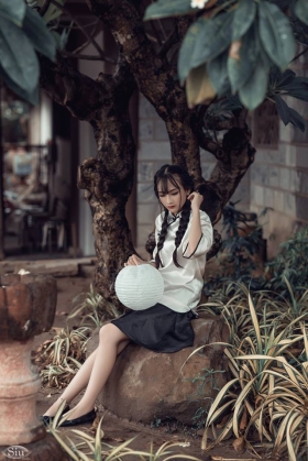 Trang Phục Nữ Sinh Trung Quốc Áo Trắng Váy Đen - Tay Lửng