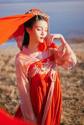 Hán Phục Uyển Nương